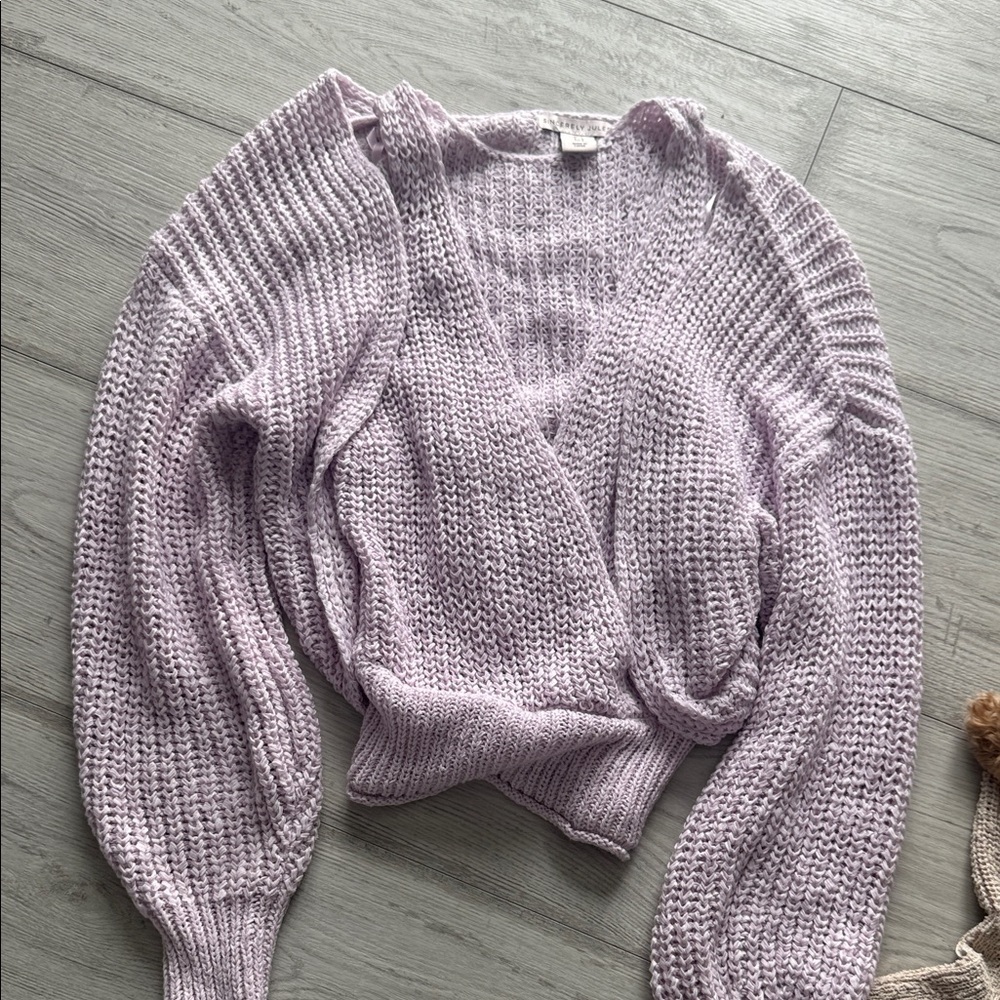 Lilac V-Neck Sweater with cardigan